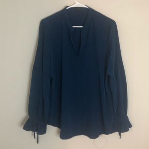 ANN TAYLOR - Midnight Blue Flowy Blouse